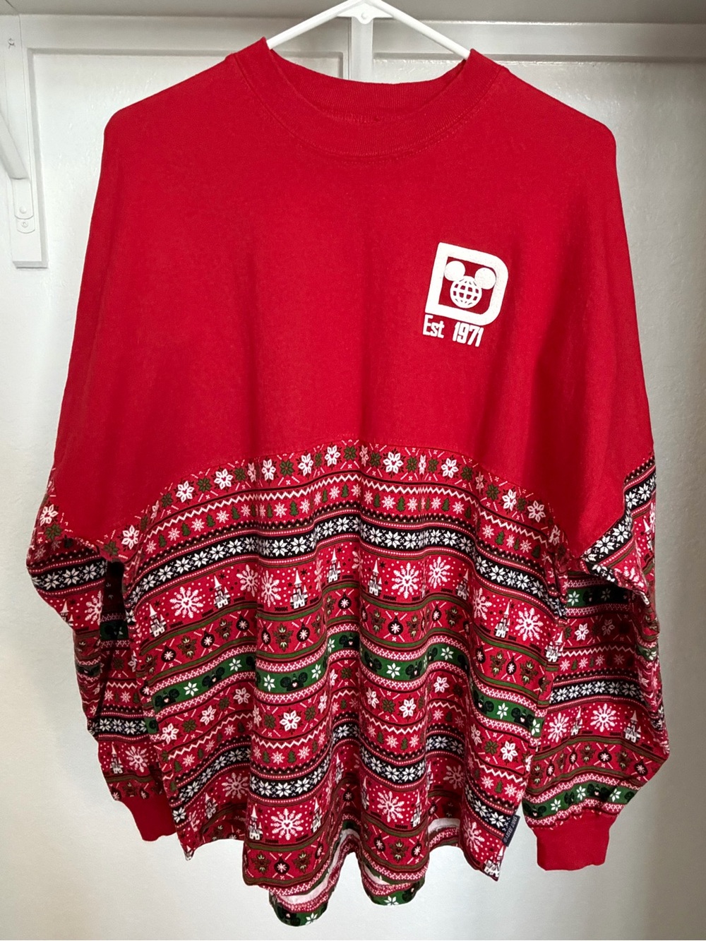 Walt Disney World 2018 Holiday Spirit Jersey Size M